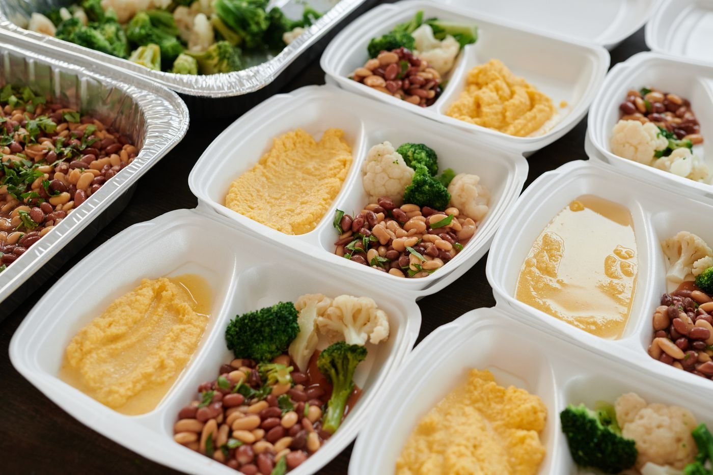 Prepared meals with beans and vegetables